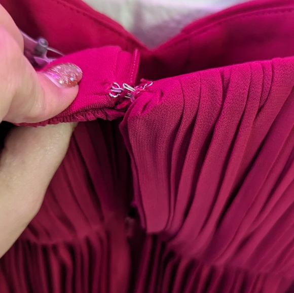 ASOS DESIGN cup detail chiffon overlay pleated maxi dress - Picture 8 of 9